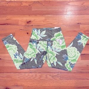 NWT AERIE LEGGINGS